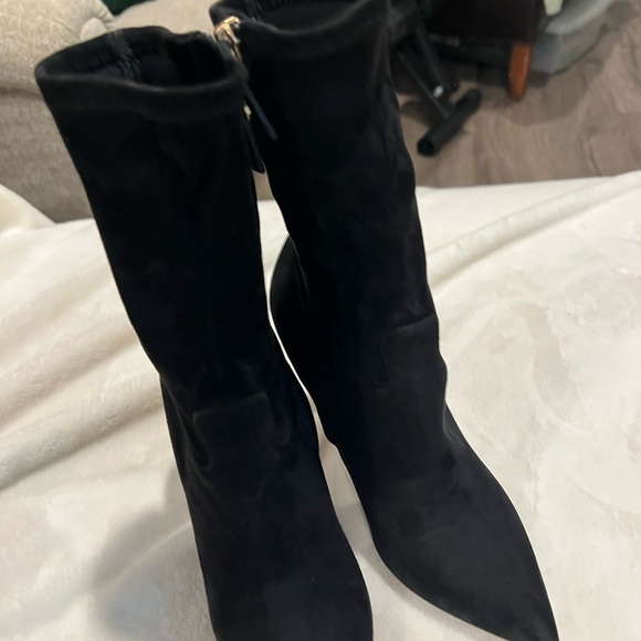 Valentino Garabani Sleek Black Suede Heeled Boots - Picture 11 of 14